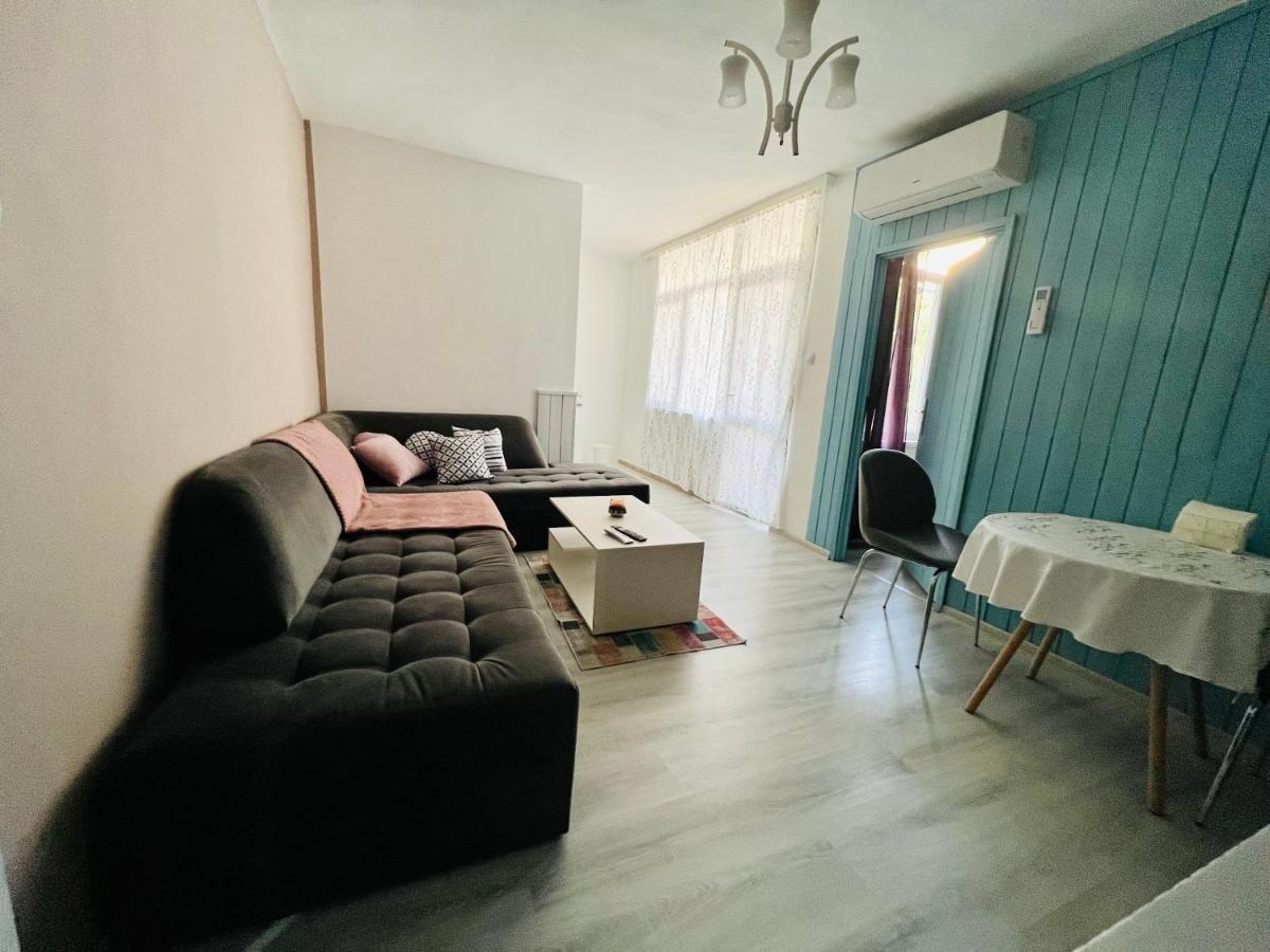 Midtown Apartment Kŭrdzhali Eksteriør billede